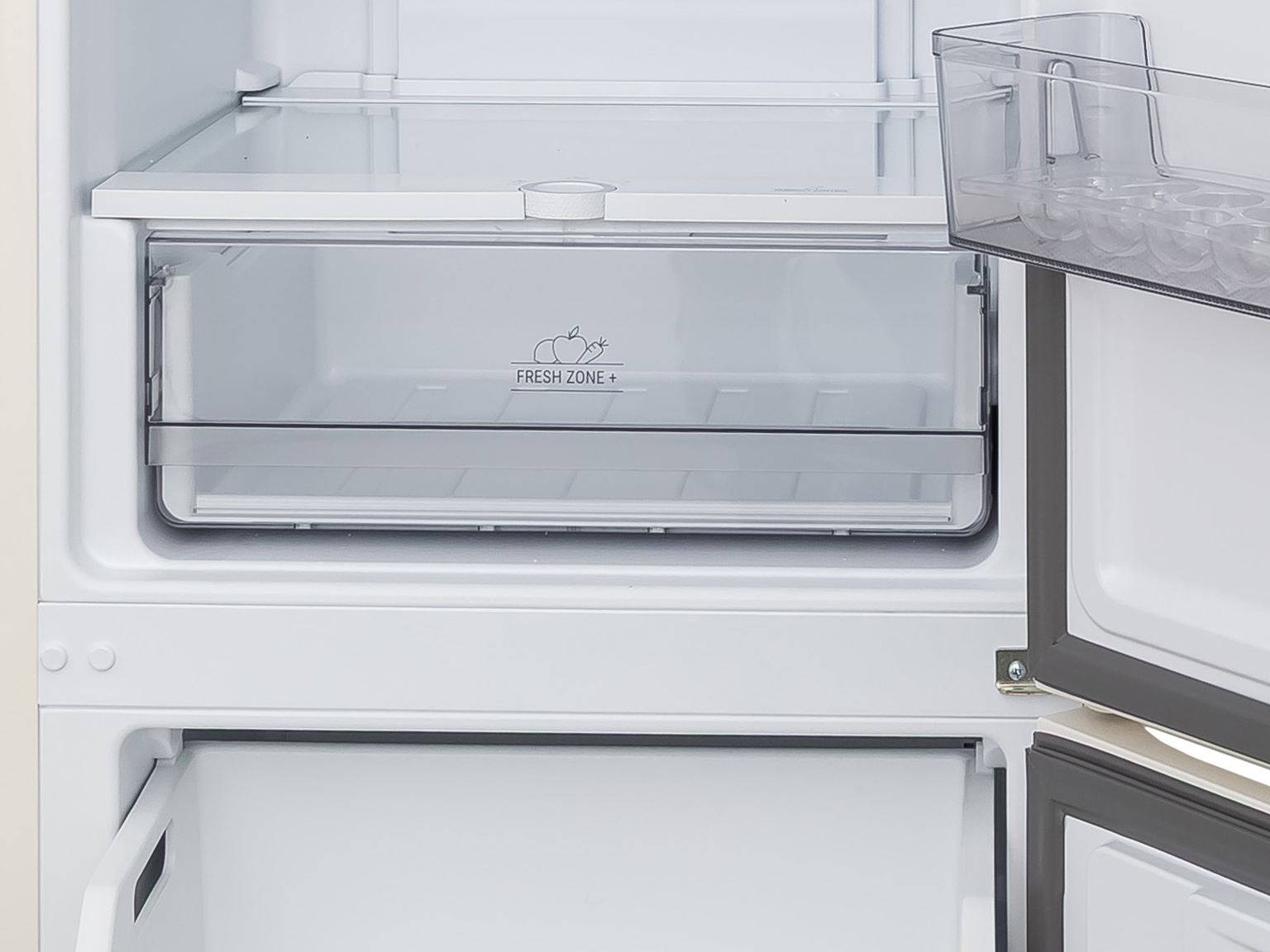 Холодильник с нижней морозильной камерой Hotpoint HT 5200 C AB - рис.8