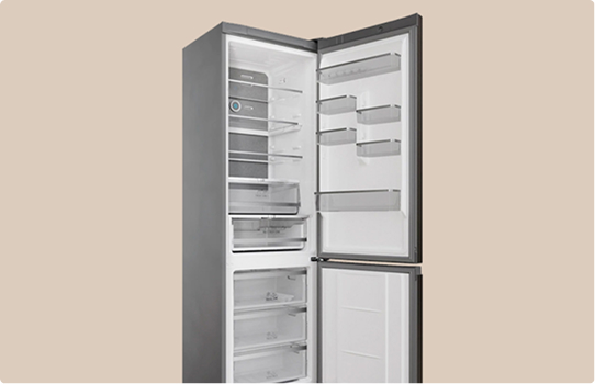 холодильник Hotpoint HT 9201I MX O3 с открытой дверцей