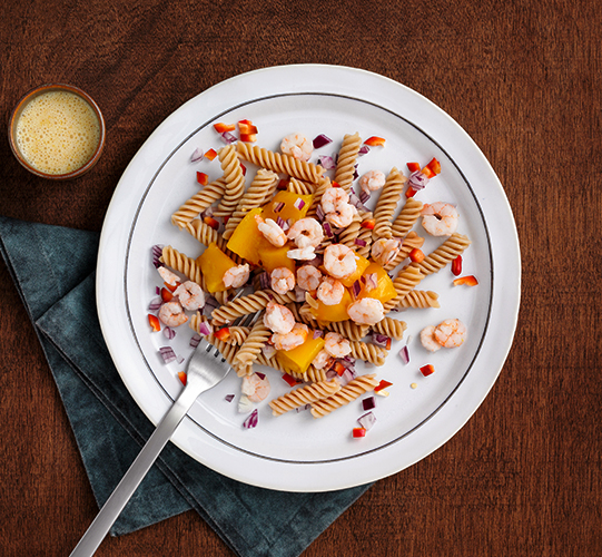 Рецепт салата из пасты с карри и манго